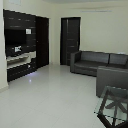 Готель Moonlight Residency Tiruchirappalli Екстер'єр фото