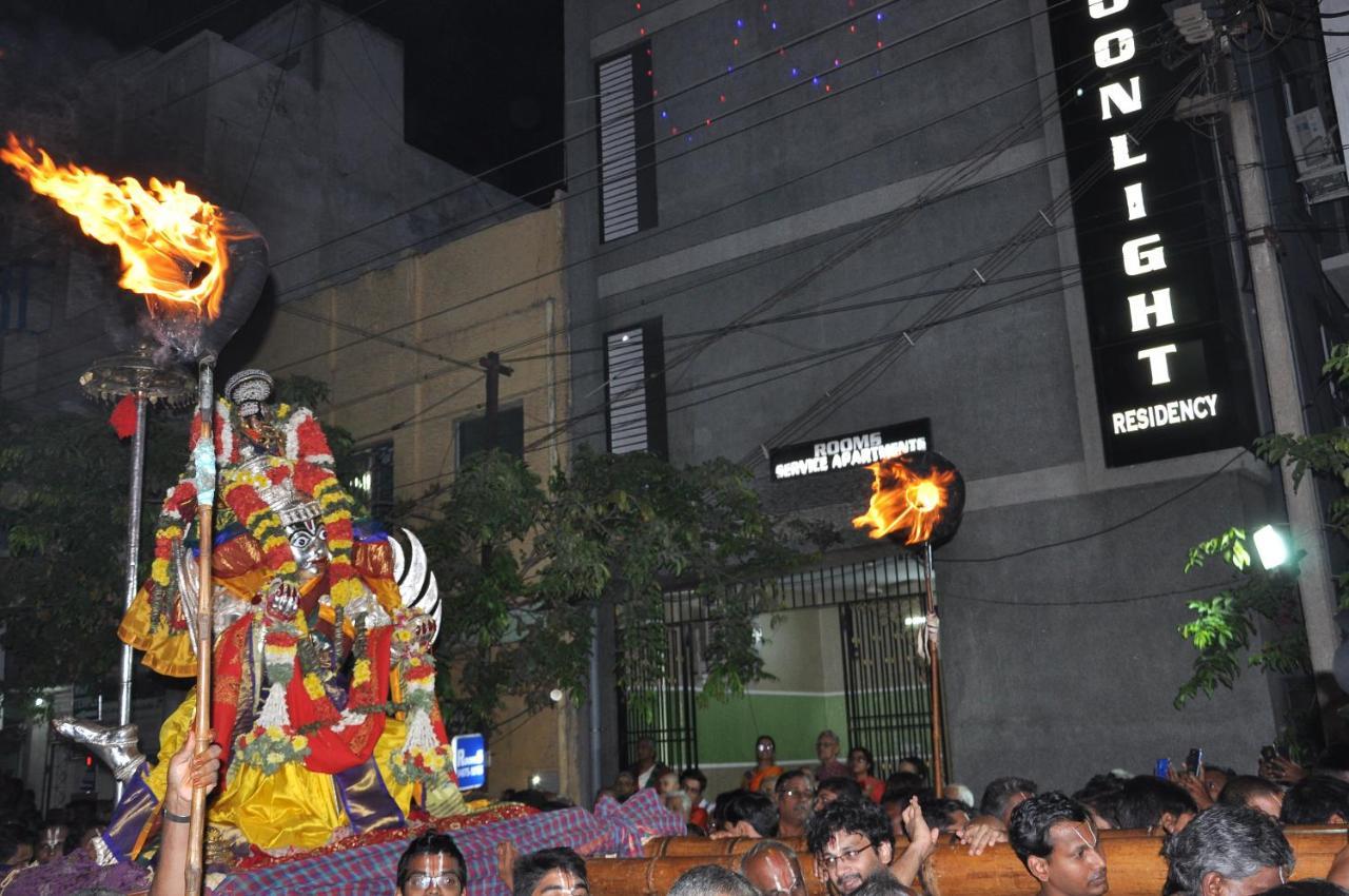 Готель Moonlight Residency Tiruchirappalli Екстер'єр фото