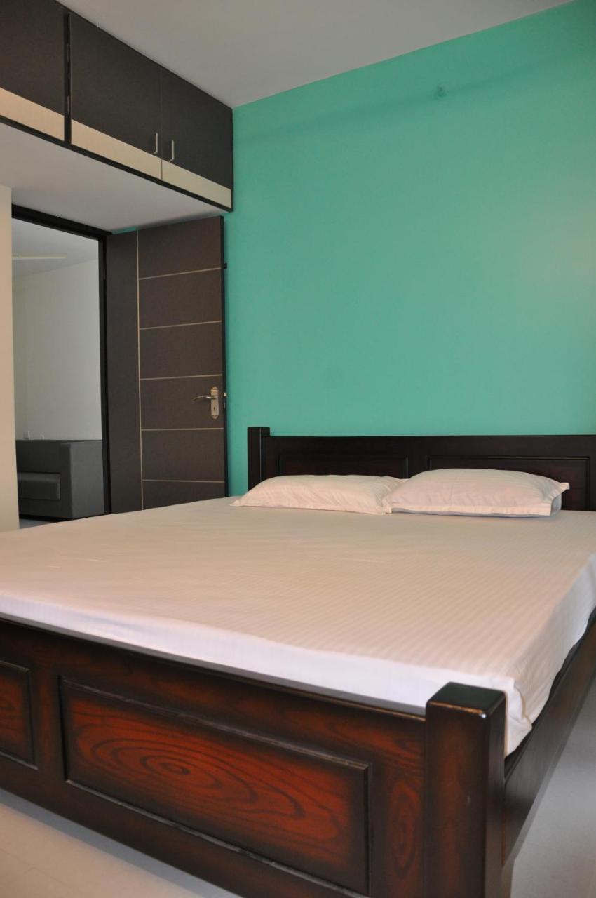 Готель Moonlight Residency Tiruchirappalli Екстер'єр фото