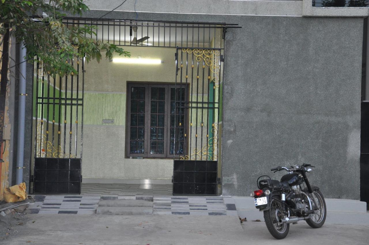 Готель Moonlight Residency Tiruchirappalli Екстер'єр фото